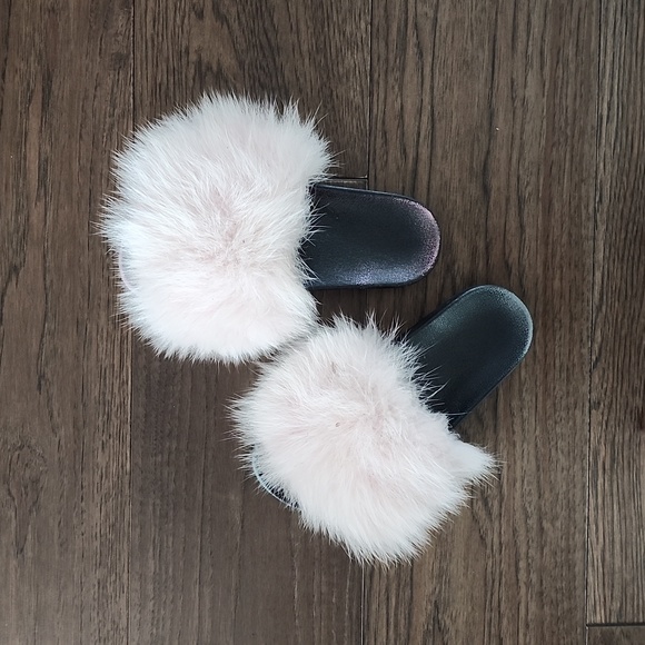Fur Slides - Picture 1 of 3